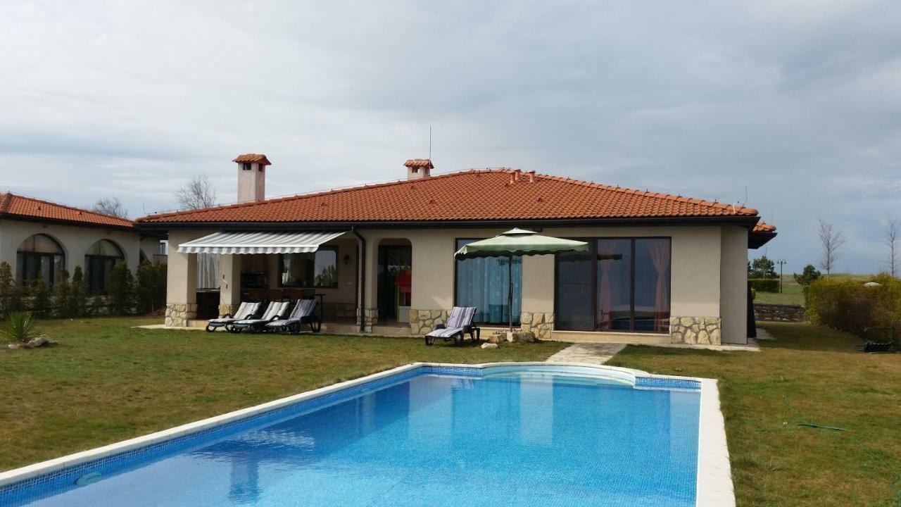 Private Villa 102 With Heated Pool In Blacksearama Balchik Exterior foto